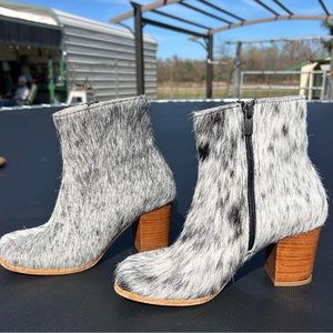 Adorable Alara The label fur Booties!!🖤